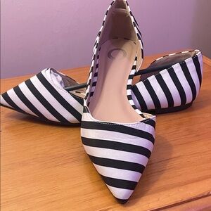 Striped Pointed-Toe D'Orsay Flats - Black & White
